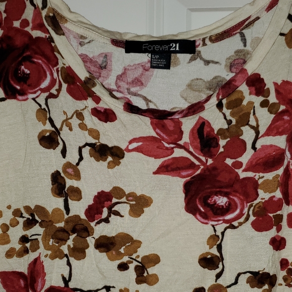 Floral top - Picture 2 of 4